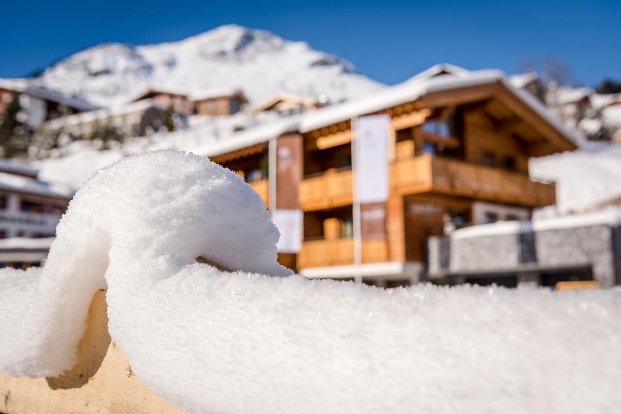 Hotel Auenhof Lech am Arlberg Room photo